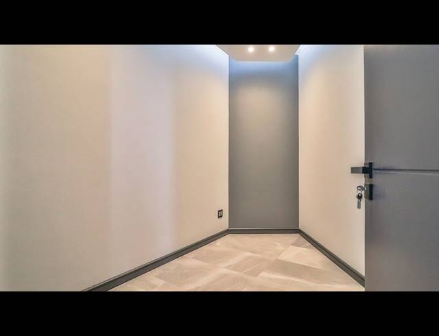5 BEDROOM FREESTANDING FOR SALE IN UMHLANGA RIDGE